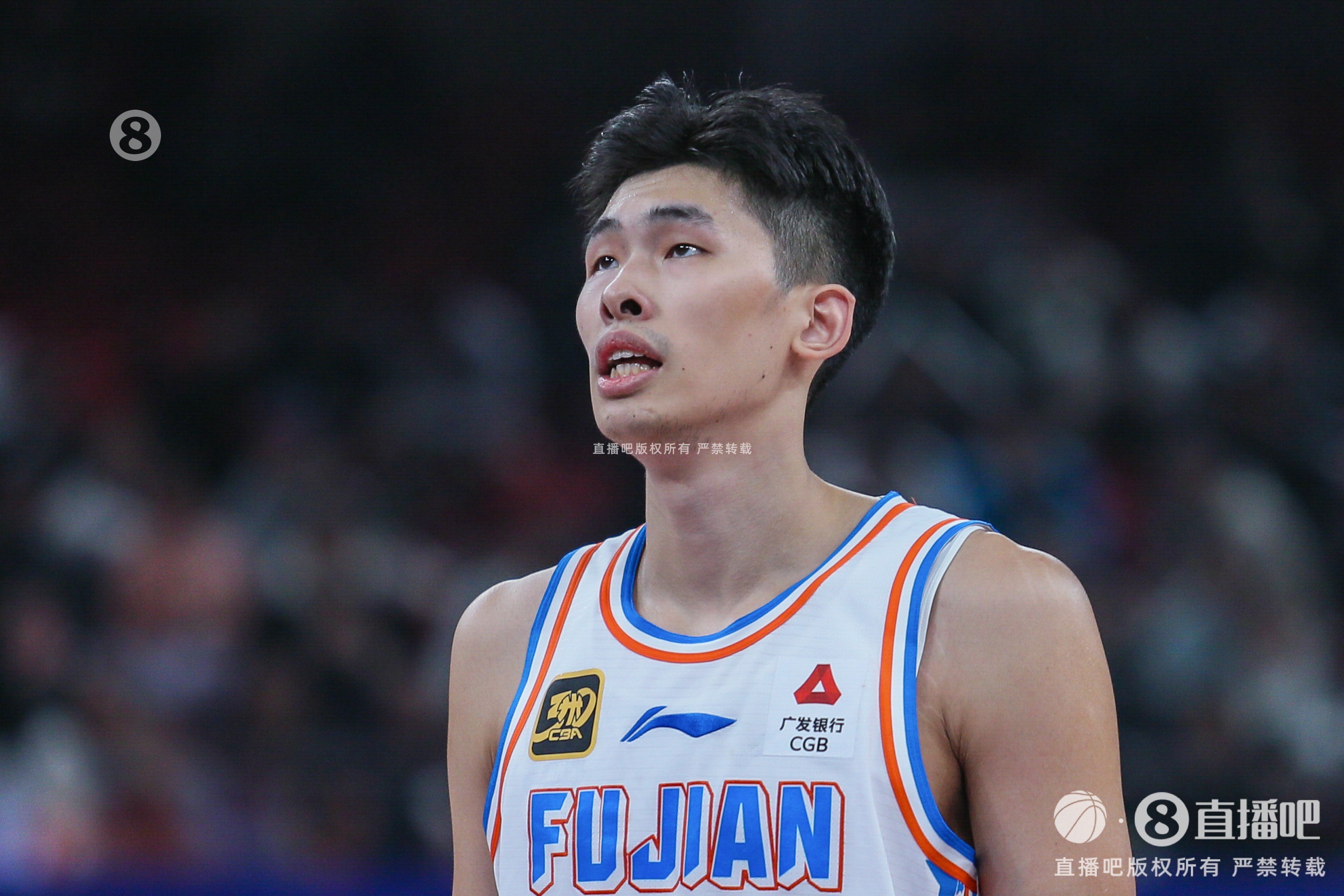 厲害！鄒陽出戰(zhàn)42分鐘 13投6中攬下17分19板3斷3帽